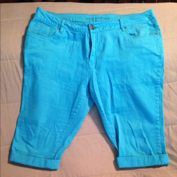 Turquoise stretch capris - Picture 2 of 8